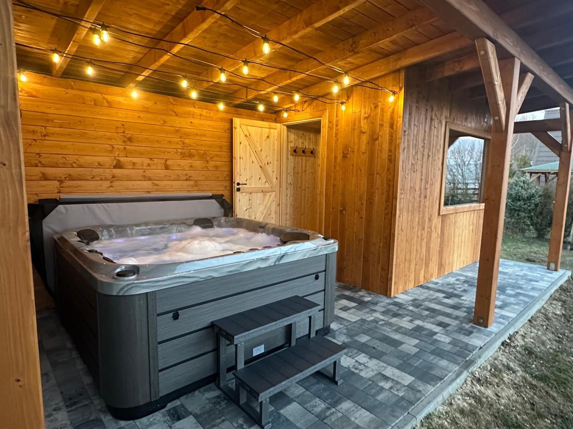 Na Hrobaczej - Jacuzzi&sauna Ferienhaus *